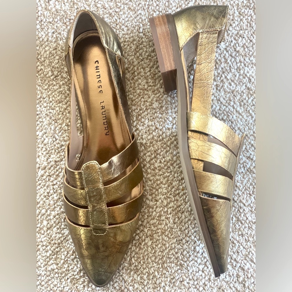 NEW Chinese Laundry Women's Outcast Oxford Sandals Gold size 8.5